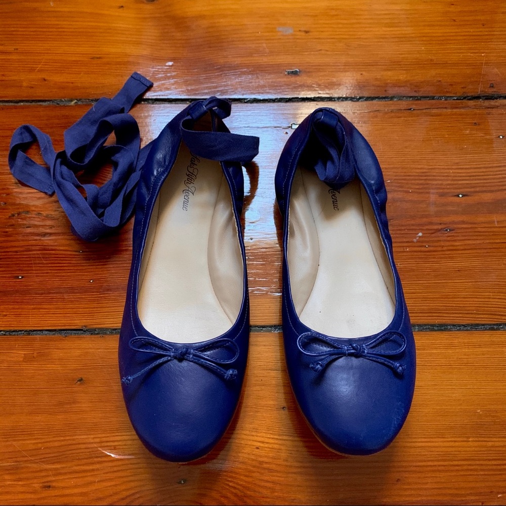 NWOT Saks Fifth Ave leather ankle wrap ballet flat